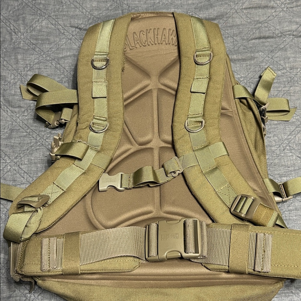 Blackhawk tactical three day assault pack, coyote with expansion pouch - Picture 3 of 5